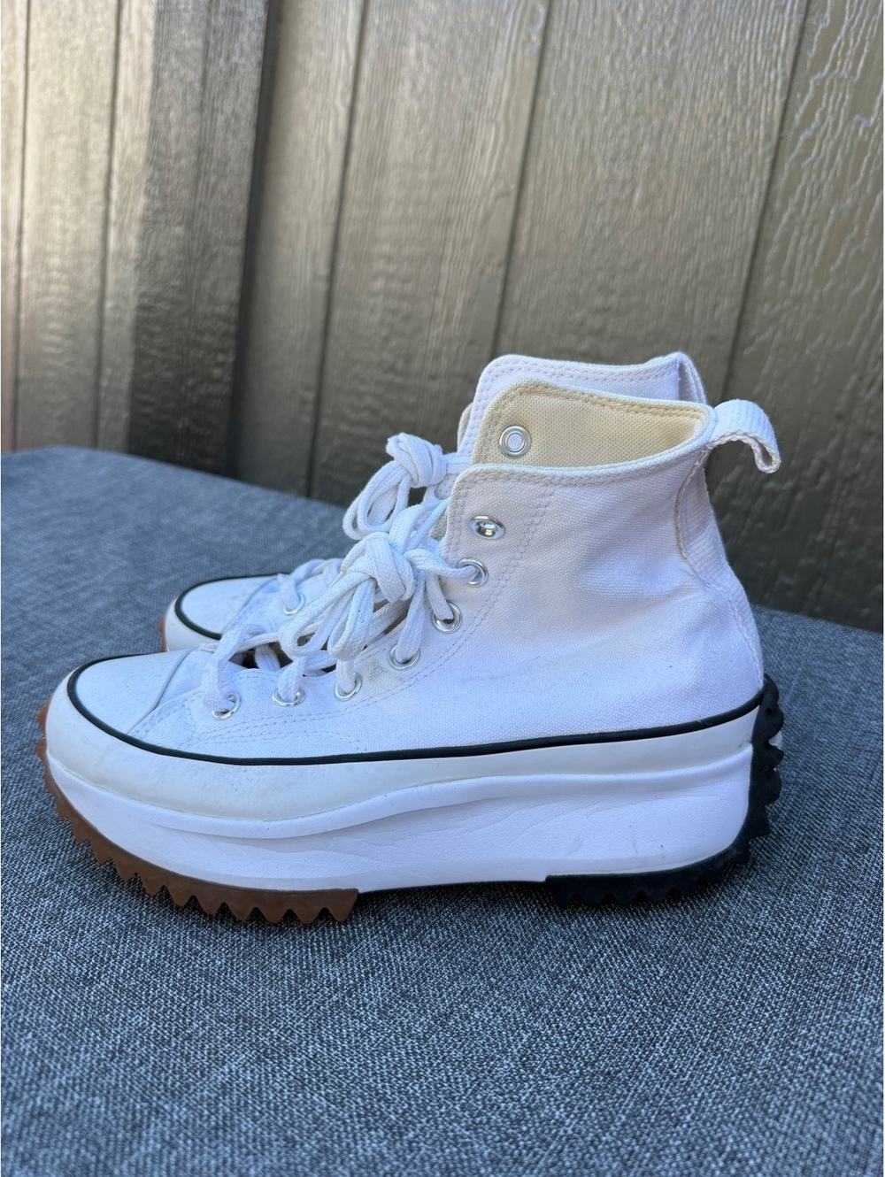 Converse Chuck Taylor All Star Lugged White High Top Sneakers Size 7
